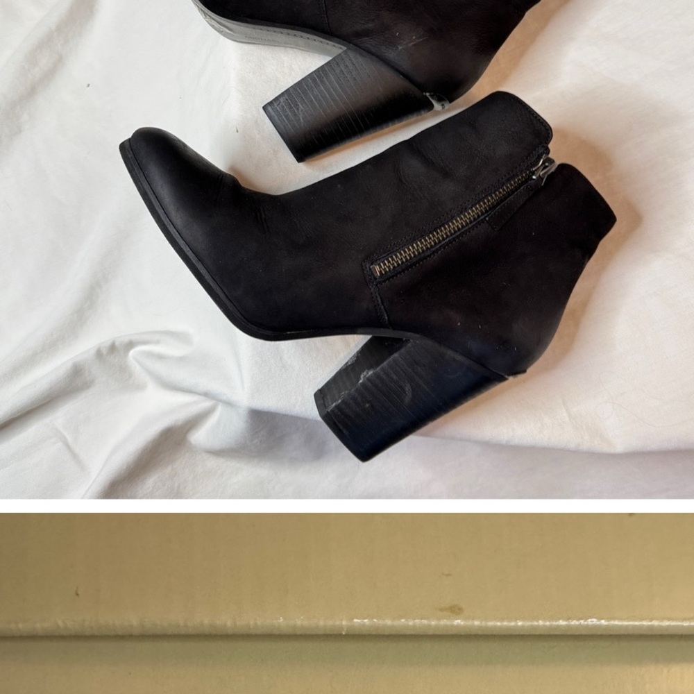 MICHAEL Michael Kors Black Ankle Boots with Chunky Heel and Rounded Toe